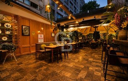 Nişantaşı'nda 634 m² Konut + Ticari Kullanımlı Satılık Bina