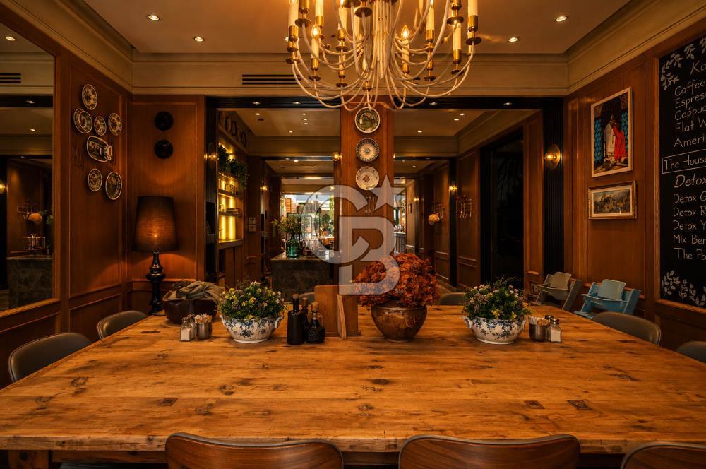 Nişantaşı'nda 634 m² Konut + Ticari Kullanımlı Satılık Bina
