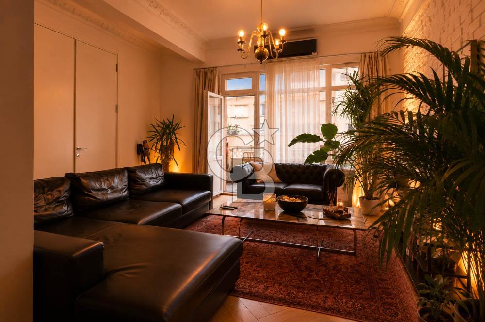 Nişantaşı'nda 634 m² Konut + Ticari Kullanımlı Satılık Bina