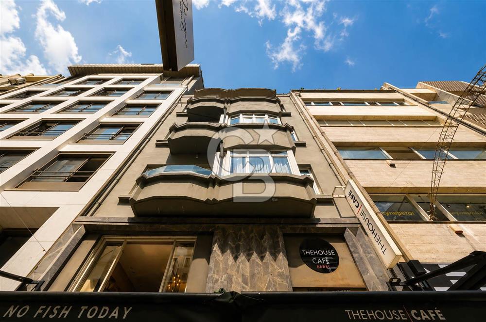 Nişantaşı'nda 634 m² Konut + Ticari Kullanımlı Satılık Bina