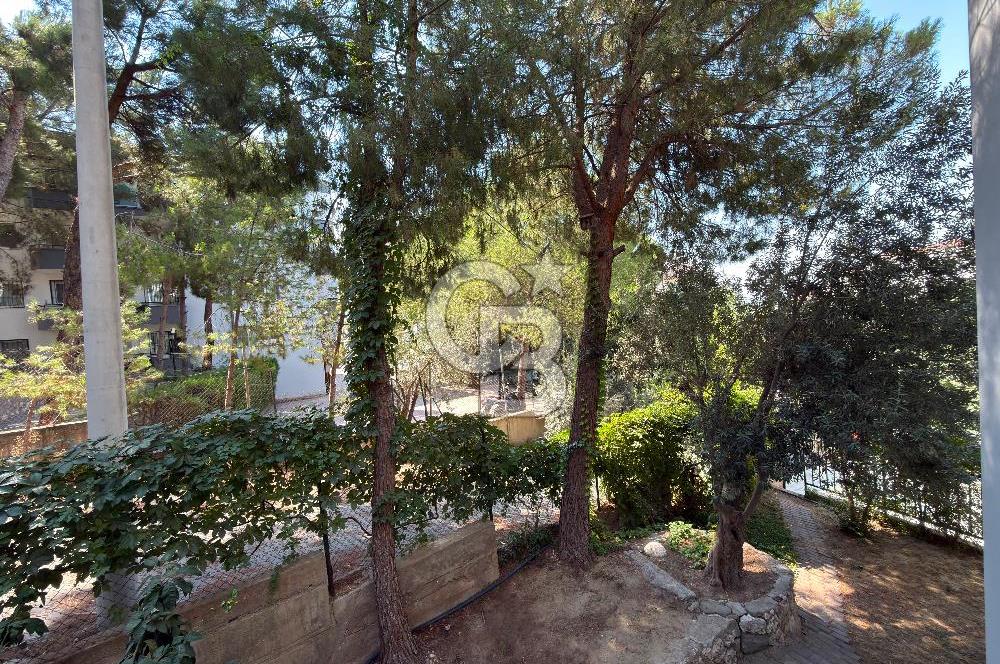 BORNOVA ERZENE’DE EVKA 3 METROYA YÜRÜME MESAFESİNDE SATILIK 3+1  DAİRE