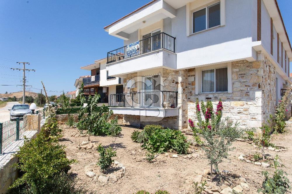 Foça Bağarası Kazım Dirik Mah. Satılık 2+1 Daire