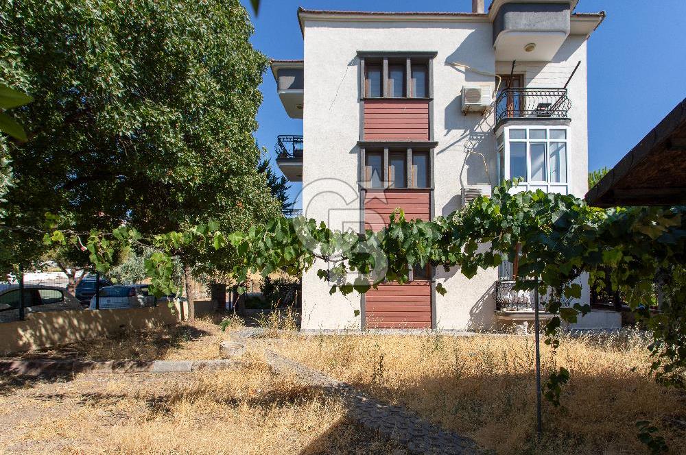 Eski Foça Atatürk Mahallesinde Satılık 2+1 Daire