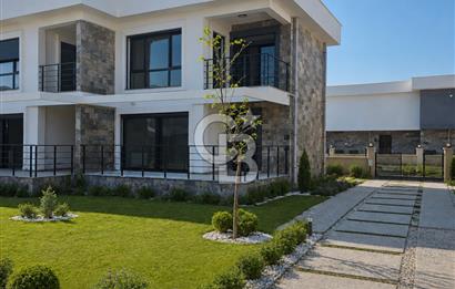 Ayvalık Altınova da Havuzlu Sitede 2+1 Villa