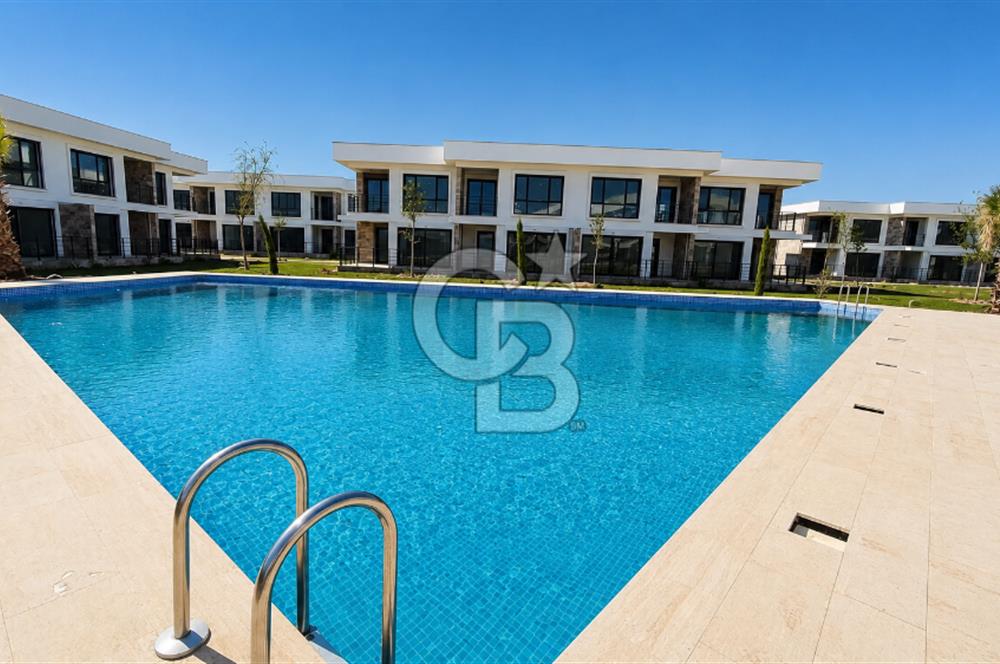 Ayvalık Altınova da Havuzlu Sitede 2+1 Villa