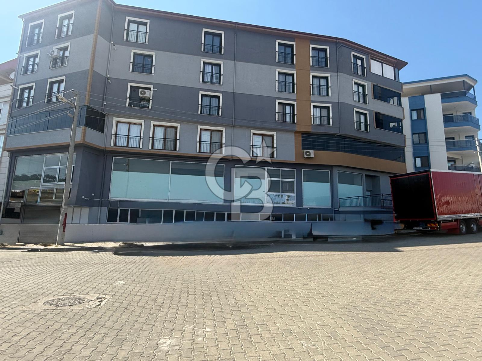 BAYRAKLI OSMANGAZİ’DE KÖRFEZ MANZARALI, GENİŞ KULLANIM ALANLI KİRALIK İŞYERİ