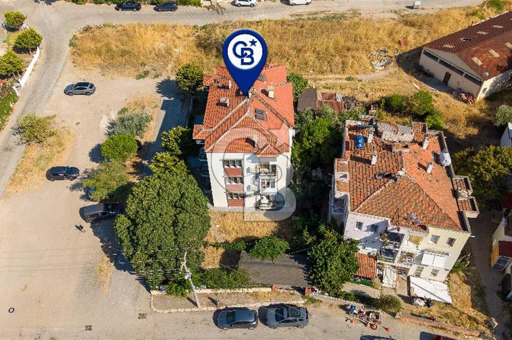Eski Foça Atatürk Mahallesinde Satılık 2+1 Daire
