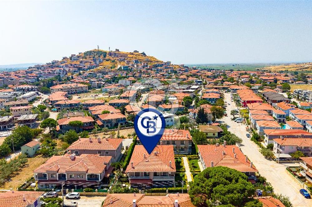 Foça Hacıveli Mah. Rüzgar Evleri Sitesi'nde Satılık 2+1 Daire