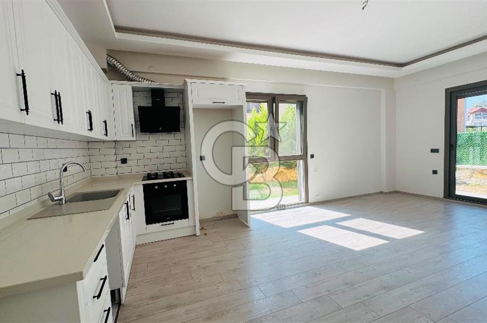 Foça Hacıveli Mah. Site İçerisinde Kiralık 2+1 Bahçe Katı Daire