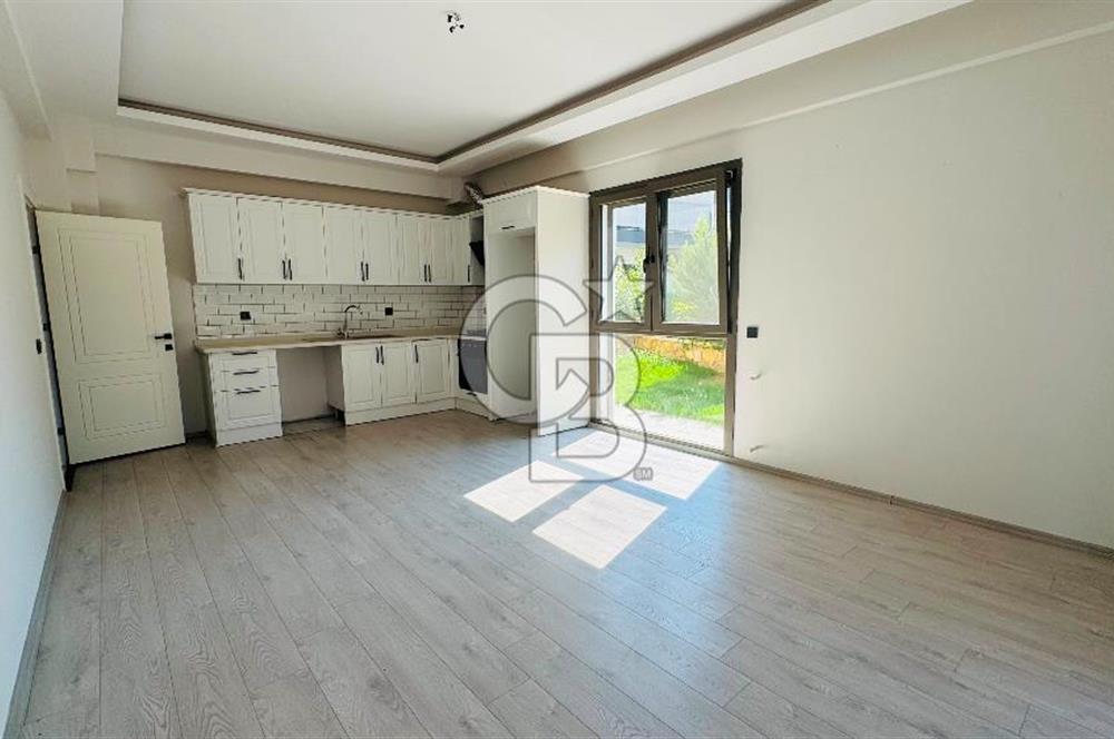 Foça Hacıveli Mah. Site İçerisinde Kiralık 2+1 Bahçe Katı Daire