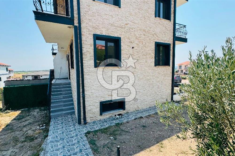 Foça Gerenköy’de Kiralık 4+2 Müstakil Bahçeli Villa