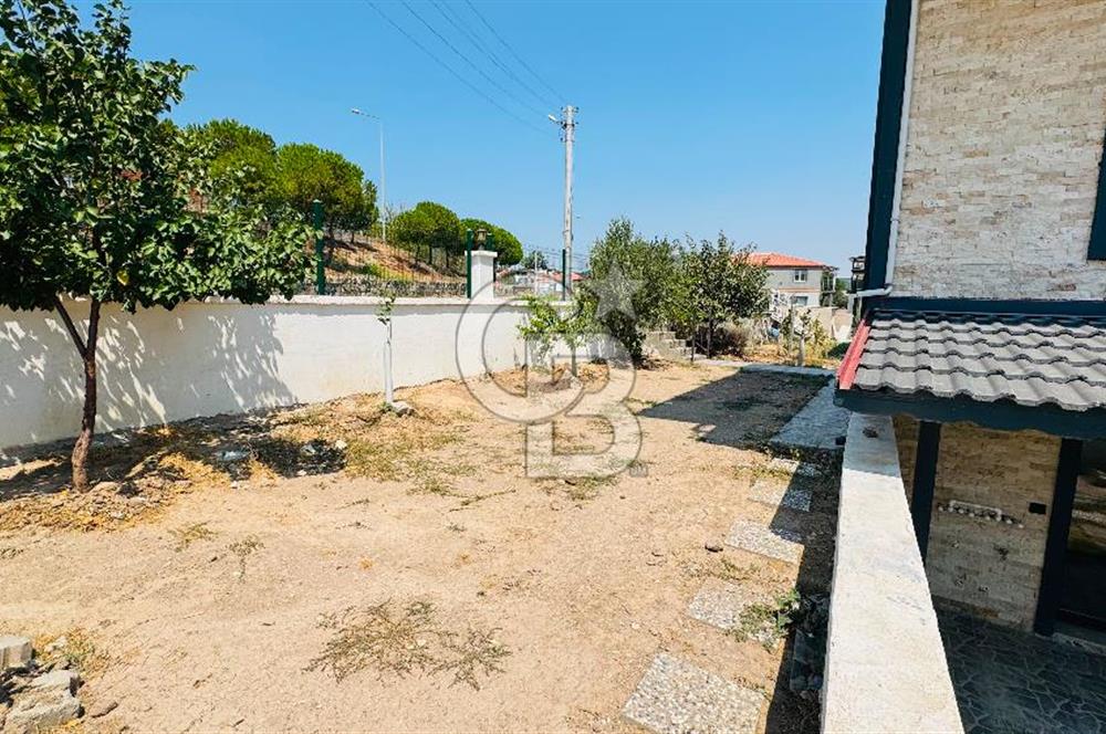 Foça Gerenköy’de Kiralık 4+2 Müstakil Bahçeli Villa
