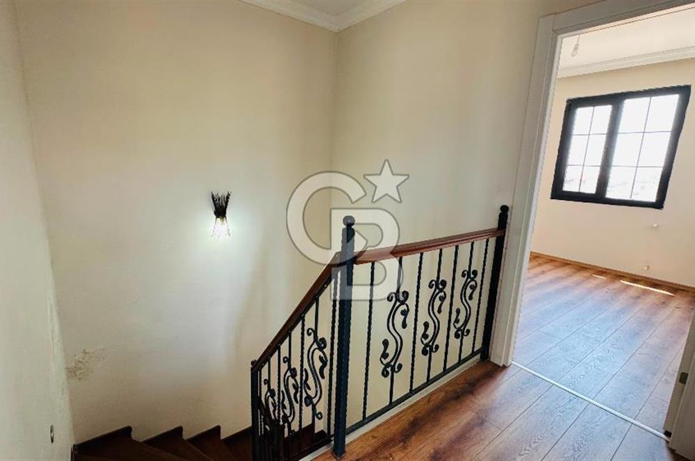 Foça Gerenköy’de Kiralık 4+2 Müstakil Bahçeli Villa