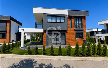 Denize Sıfır Sitede Modern Mimari 3+1 Satılık Müstakil Villa