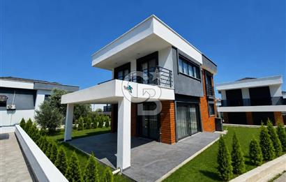 Denize Sıfır Sitede Modern Mimari 3+1 Satılık Müstakil Villa