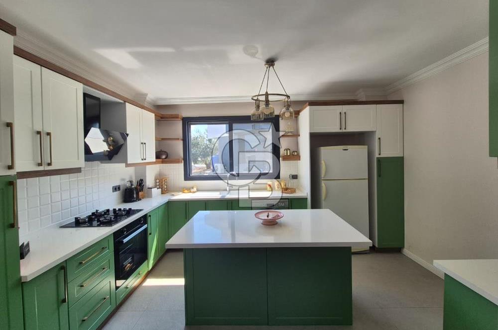 Denize Sıfır Sitede Modern Mimari 3+1 Satılık Müstakil Villa
