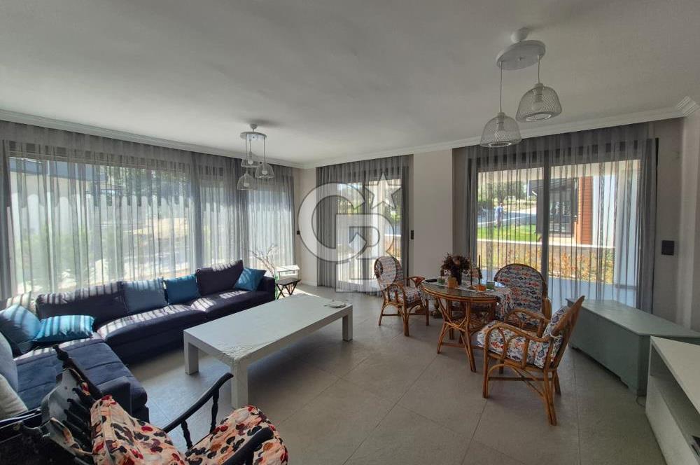 Denize Sıfır Sitede Modern Mimari 3+1 Satılık Müstakil Villa