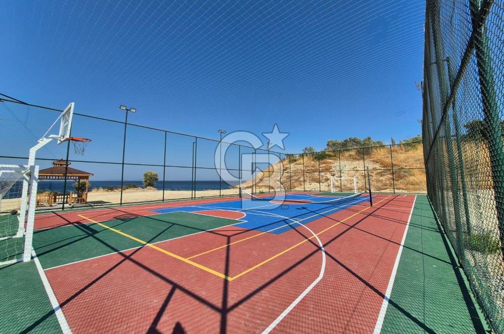 Denize Sıfır Sitede Modern Mimari 3+1 Satılık Müstakil Villa