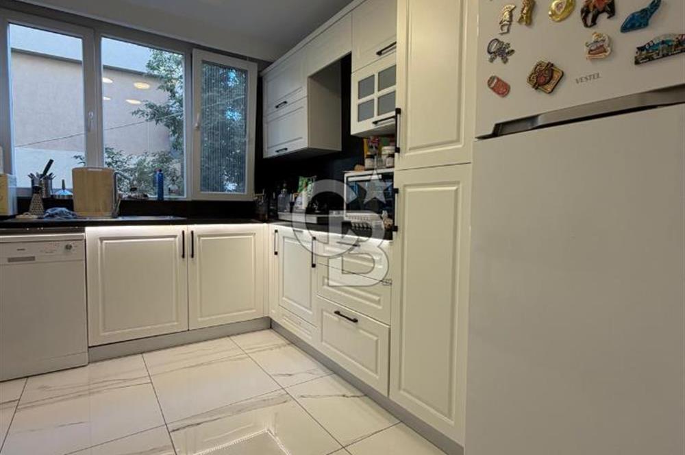 Fenerbahçe sahil'de 4,5 +1 balkonlu eşyalı daire