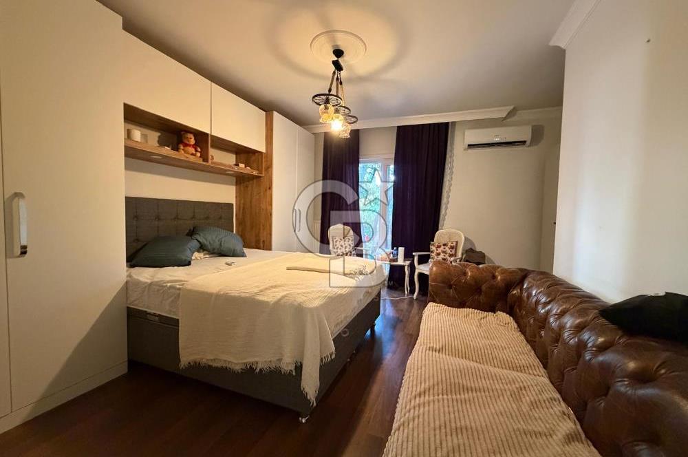 Fenerbahçe sahil'de 4,5 +1 balkonlu eşyalı daire
