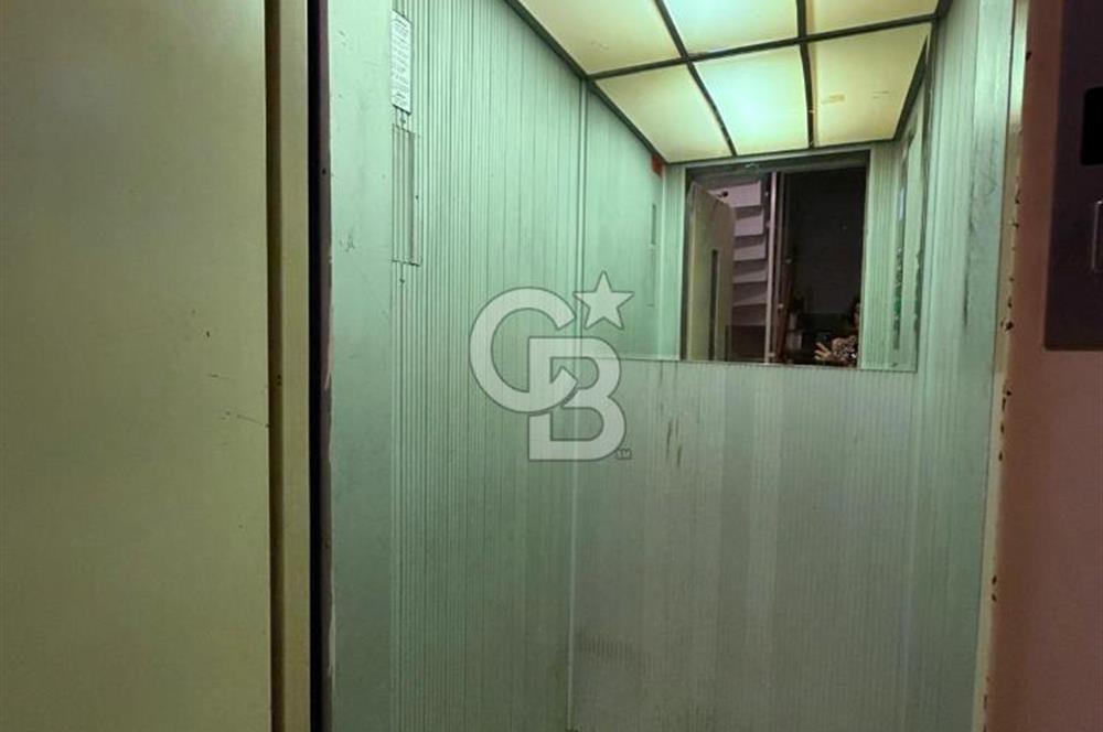 Fenerbahçe sahil'de 4,5 +1 balkonlu eşyalı daire