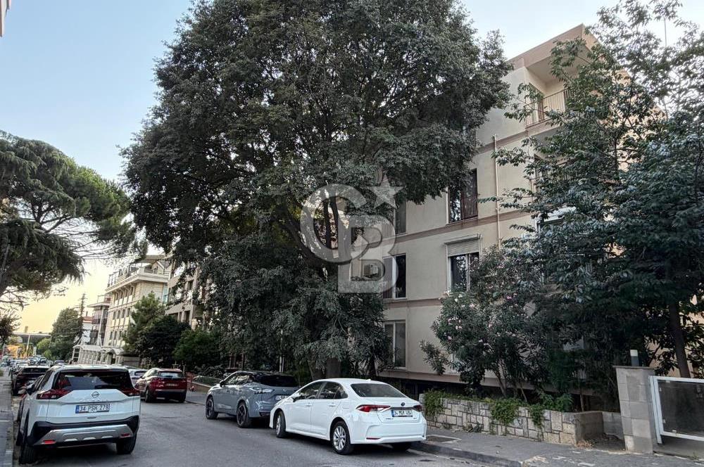 Fenerbahçe sahil'de 4,5 +1 balkonlu eşyalı daire