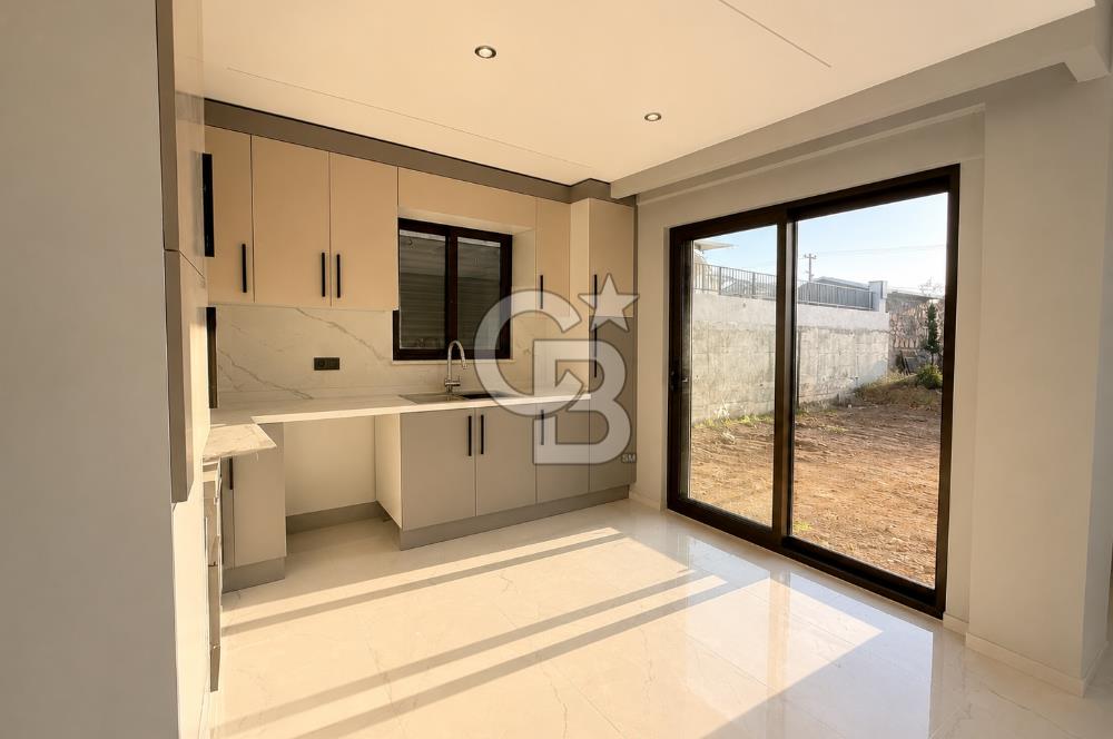 Foça'da Müstakil Havuzlu 4+1 Villa