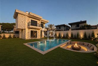 Foça'da Müstakil Havuzlu 4+1 Villa - 11 - 367304