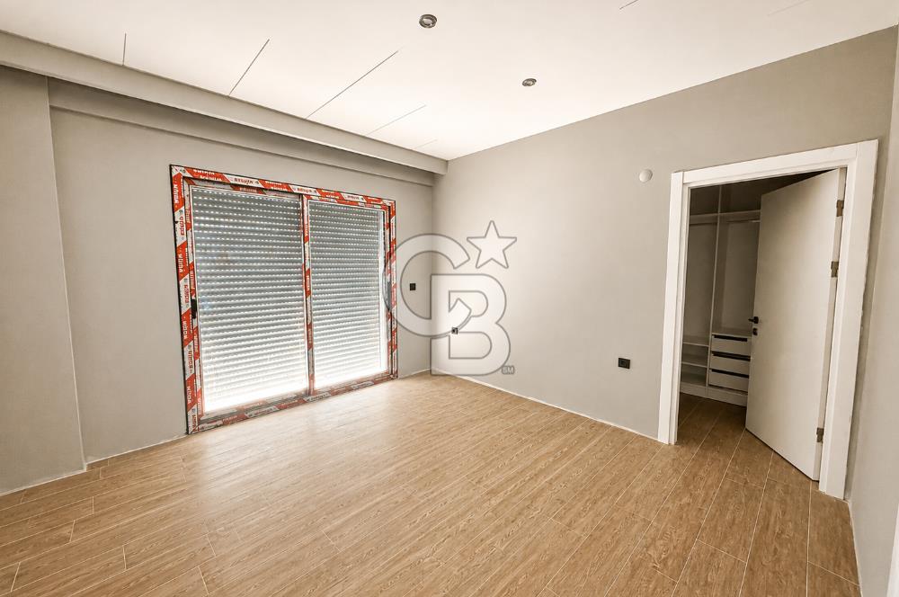 Foça'da Müstakil Havuzlu 4+1 Villa