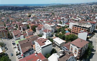 Ulus Mah. Yeşil Cami Karşısı Satılık iki Aileye Uygun Dubleks