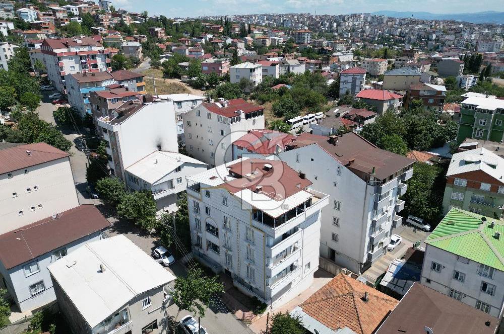 Ulus Mah. Yeşil Cami Karşısı Satılık iki Aileye Uygun Dubleks
