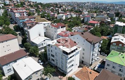 Ulus Mah. Yeşil Cami Karşısı Satılık iki Aileye Uygun Dubleks