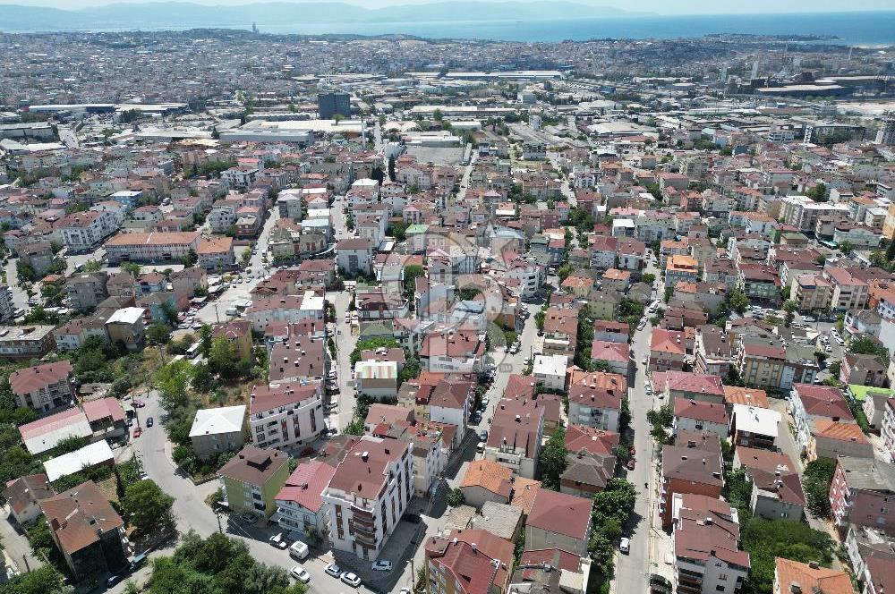 Ulus Mah. Yeşil Cami Karşısı Satılık iki Aileye Uygun Dubleks