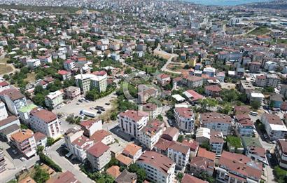 Ulus Mah. Yeşil Cami Karşısı Satılık iki Aileye Uygun Dubleks
