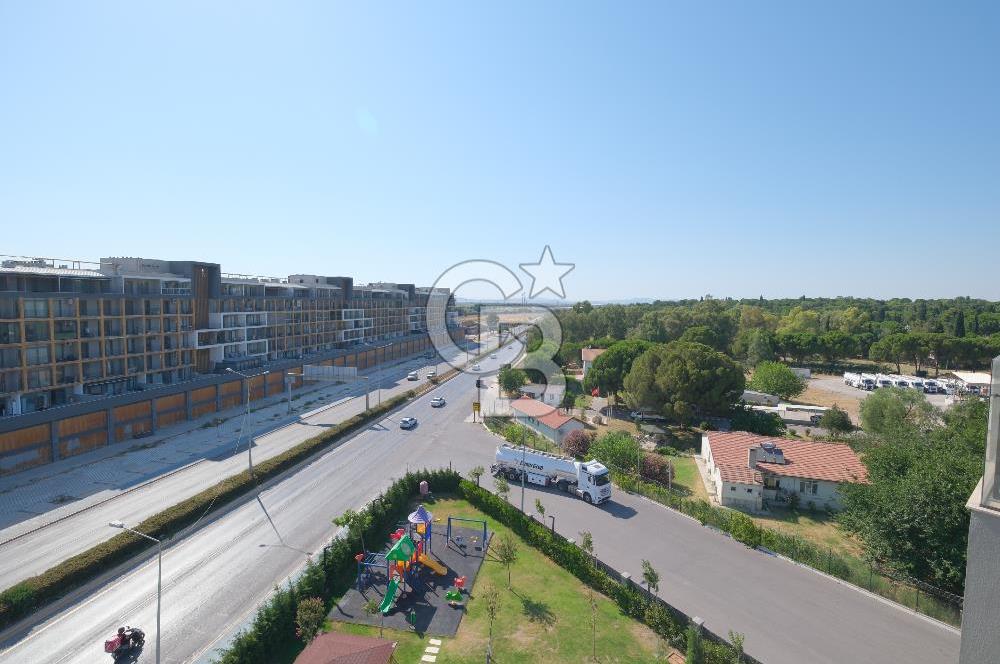 ÇİĞLİ GREEN PARK SİTESİNDE 2+1 TERASLI FULL EŞYALI KİRALIK DAİRE