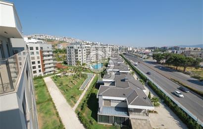 ÇİĞLİ GREEN PARK SİTESİNDE 2+1 TERASLI FULL EŞYALI KİRALIK DAİRE