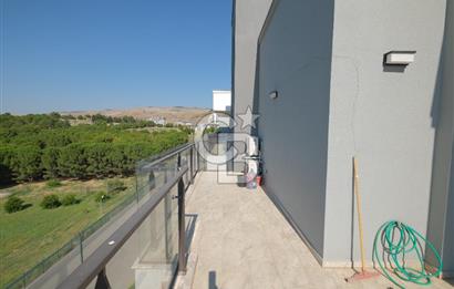 ÇİĞLİ GREEN PARK SİTESİNDE 2+1 TERASLI FULL EŞYALI KİRALIK DAİRE