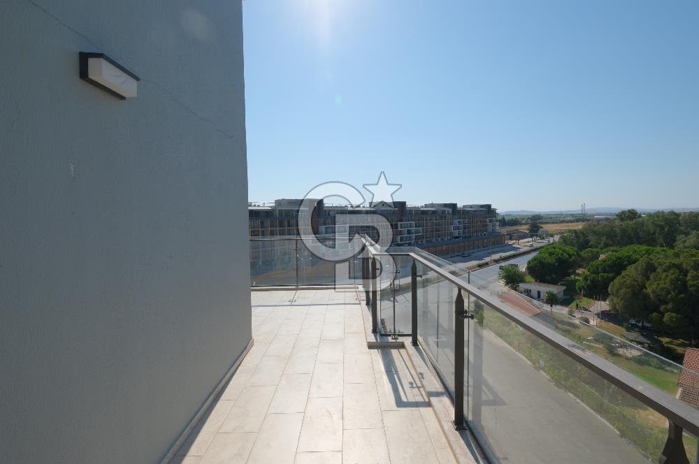 ÇİĞLİ GREEN PARK SİTESİNDE 2+1 TERASLI FULL EŞYALI KİRALIK DAİRE