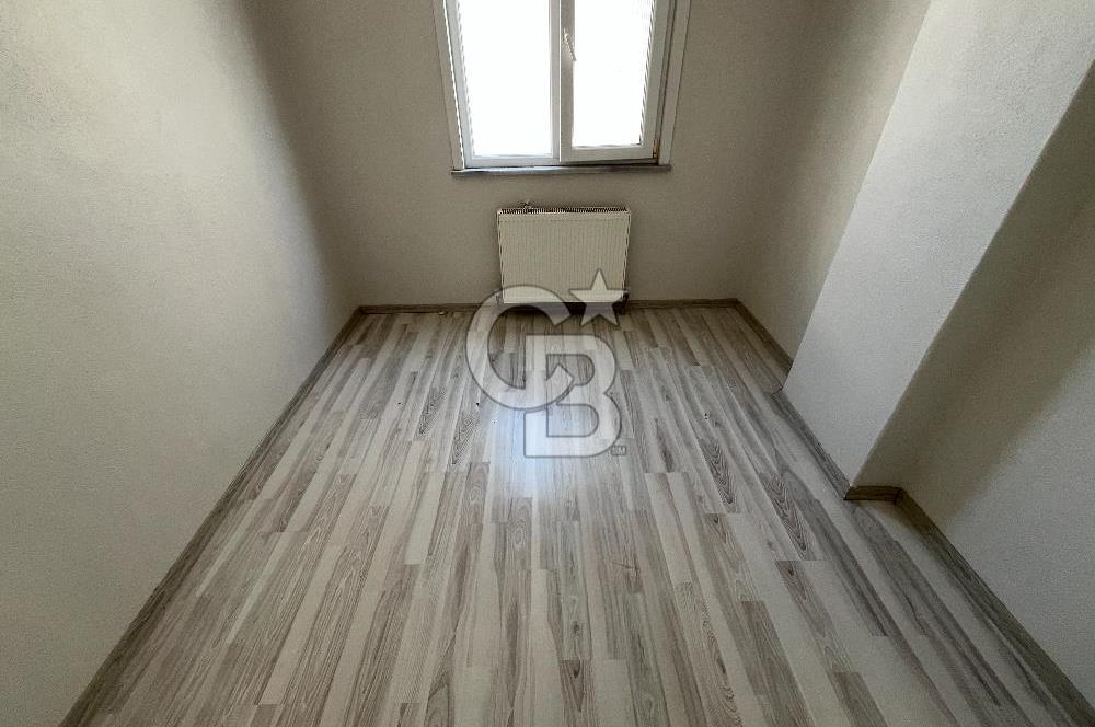 Ulus Mah. Yeşil Cami Karşısı Satılık iki Aileye Uygun Dubleks