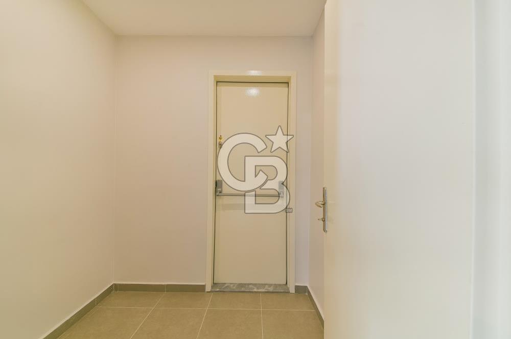 Suadiye'de Caddeye Yakın Yeni Binada 3+1