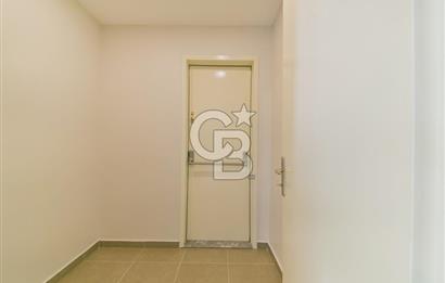 Suadiye'de Caddeye Yakın Yeni Binada 3+1