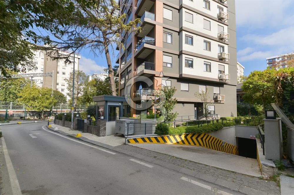 Suadiye'de Caddeye Yakın Yeni Binada 3+1