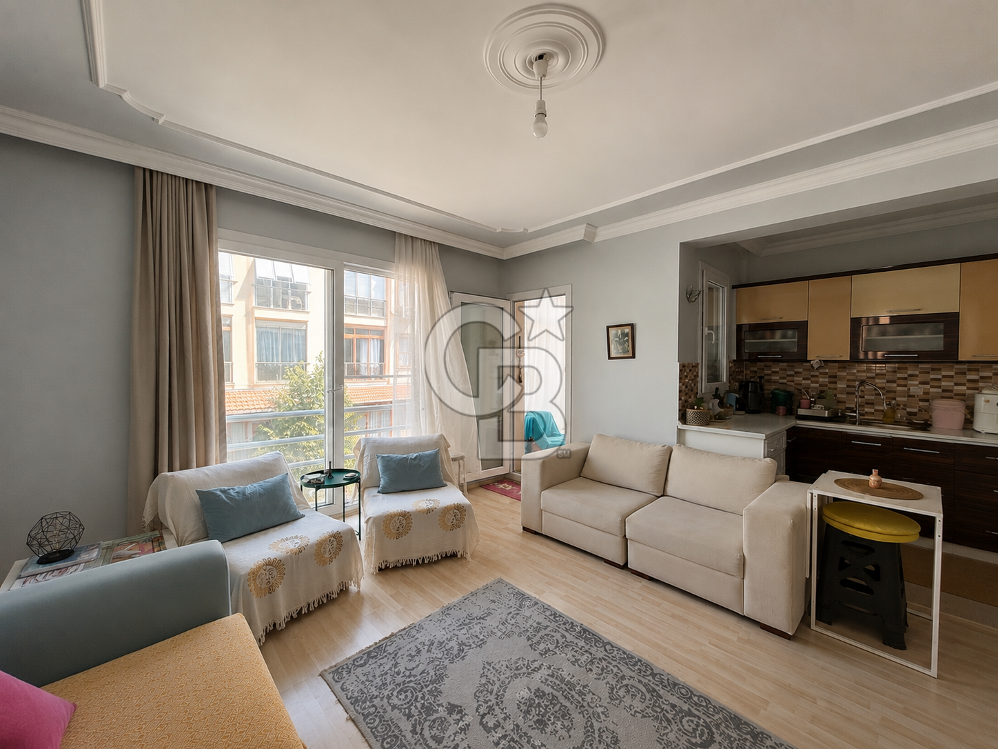 ÇANDARLI MERKEZ'DE 1+1 BAKIMLI SATILIK DAİRE