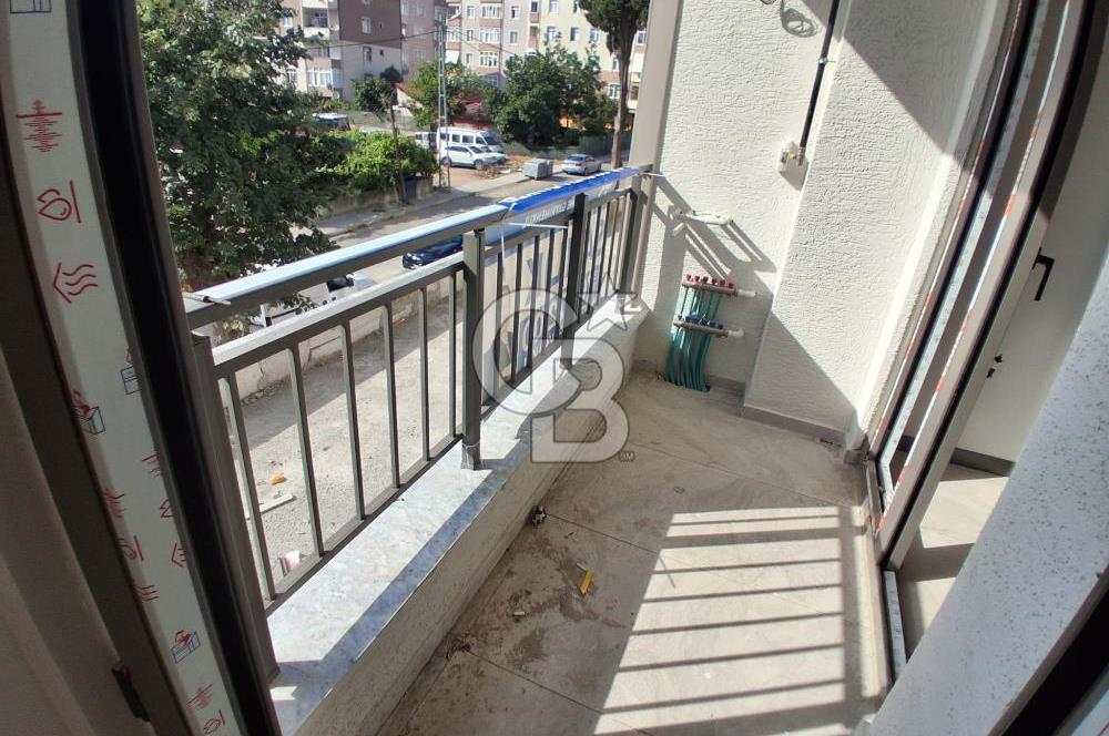 Pendik Kaynarca mah satılık teraslı 80 m2 net fırsat 2+1 daire