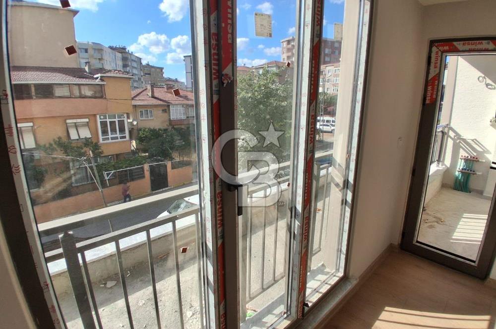 Pendik Kaynarca mah satılık teraslı 80 m2 net fırsat 2+1 daire