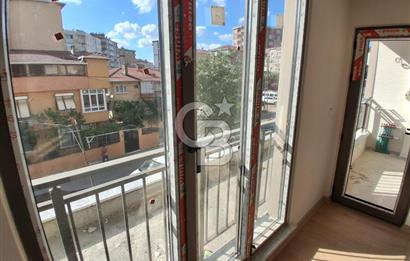 Pendik Kaynarca mah satılık teraslı 80 m2 net fırsat 2+1 daire
