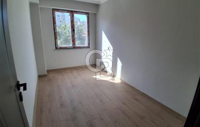 Pendik Kaynarca mah satılık teraslı 80 m2 net fırsat 2+1 daire