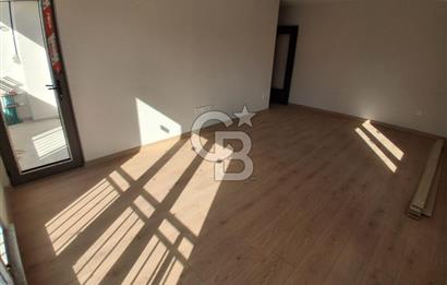 Pendik Kaynarca mah satılık teraslı 80 m2 net fırsat 2+1 daire
