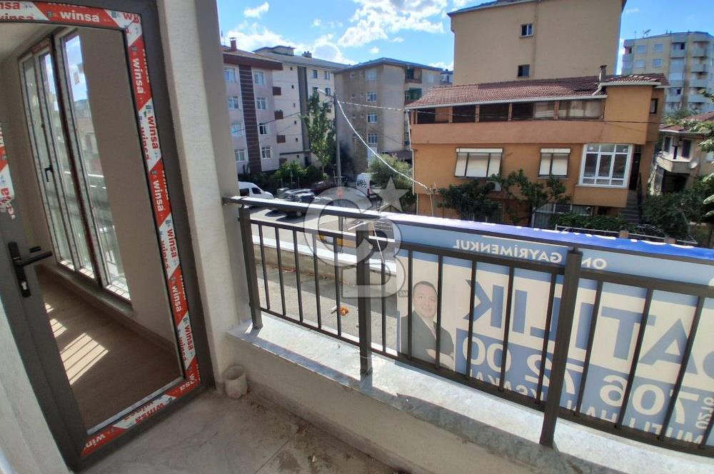 Pendik Kaynarca mah satılık teraslı 80 m2 net fırsat 2+1 daire
