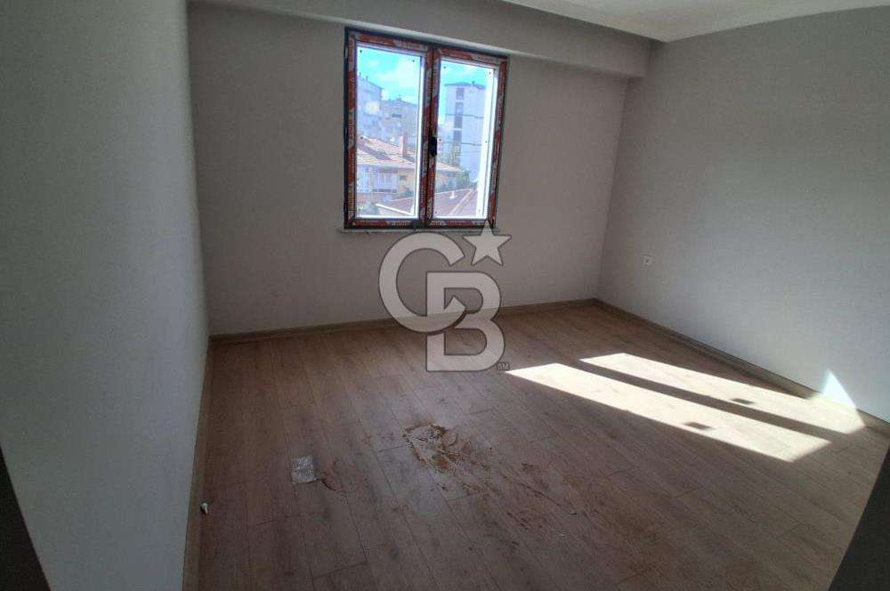 Pendik Kaynarca mah satılık teraslı 80 m2 net fırsat 2+1 daire